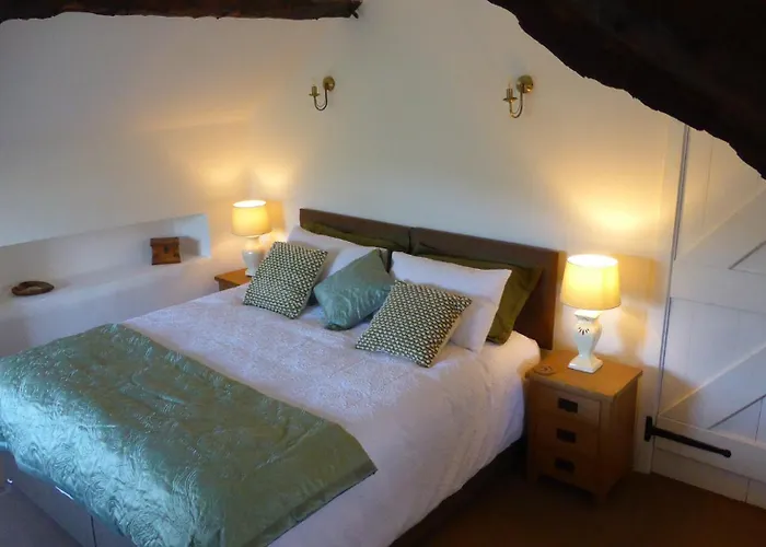 East Titchberry Cottage - Thatched Cottage Charm In Rural North Devon