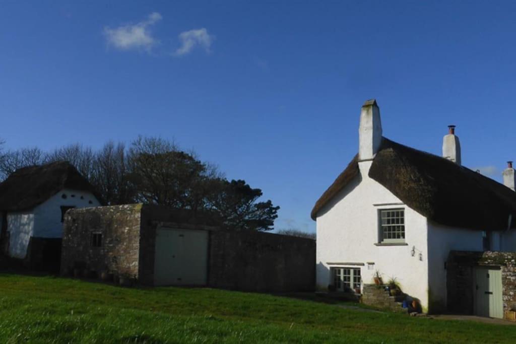 Ferienhaus East Titchberry - Thatched Charm In Rural North Devon Hartland