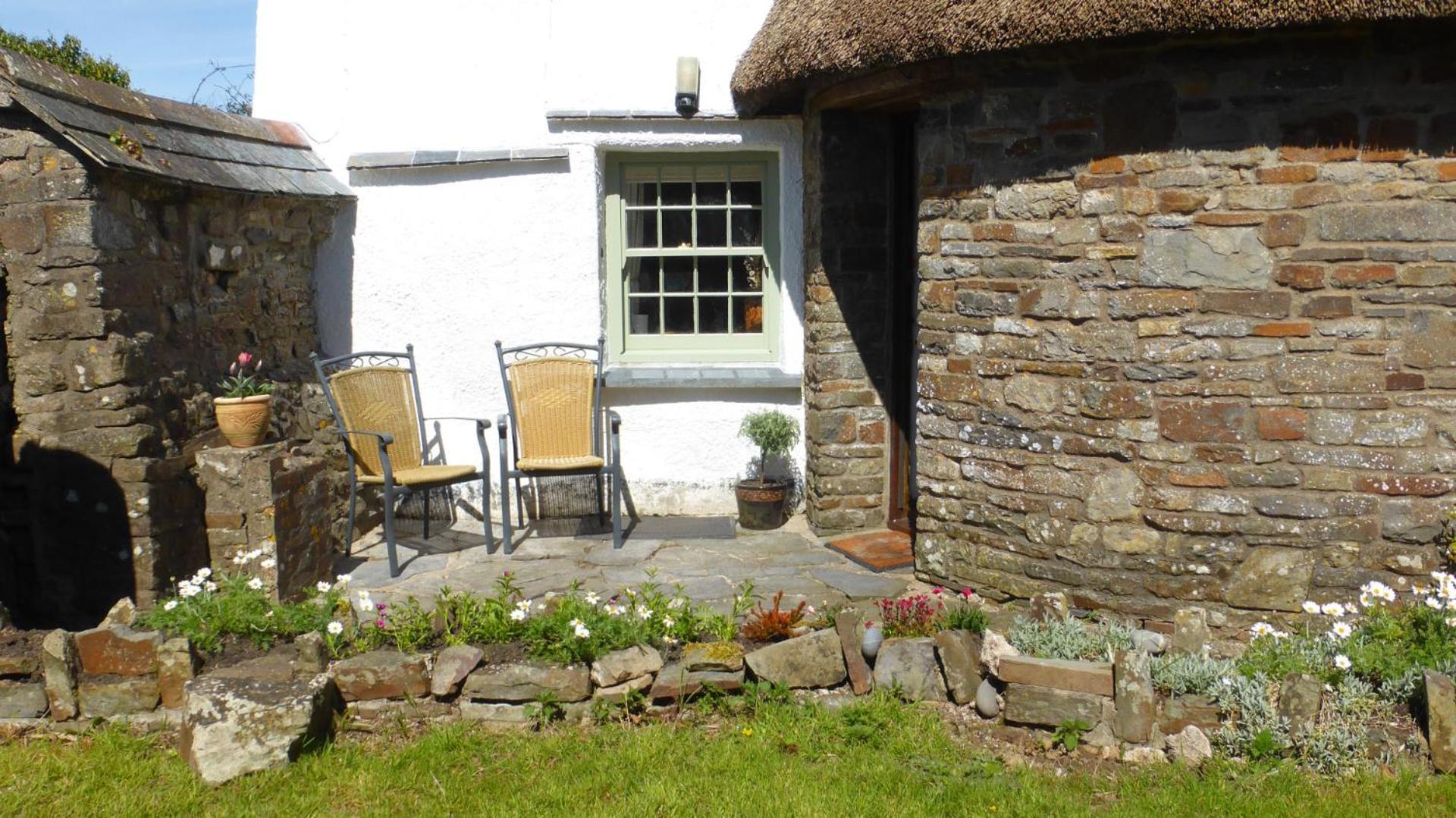 East Titchberry - Thatched Charm In Rural North Devon Hartland